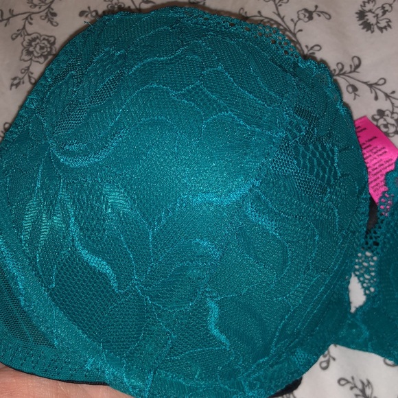 32C bras from La Senza - Picture 4 of 4